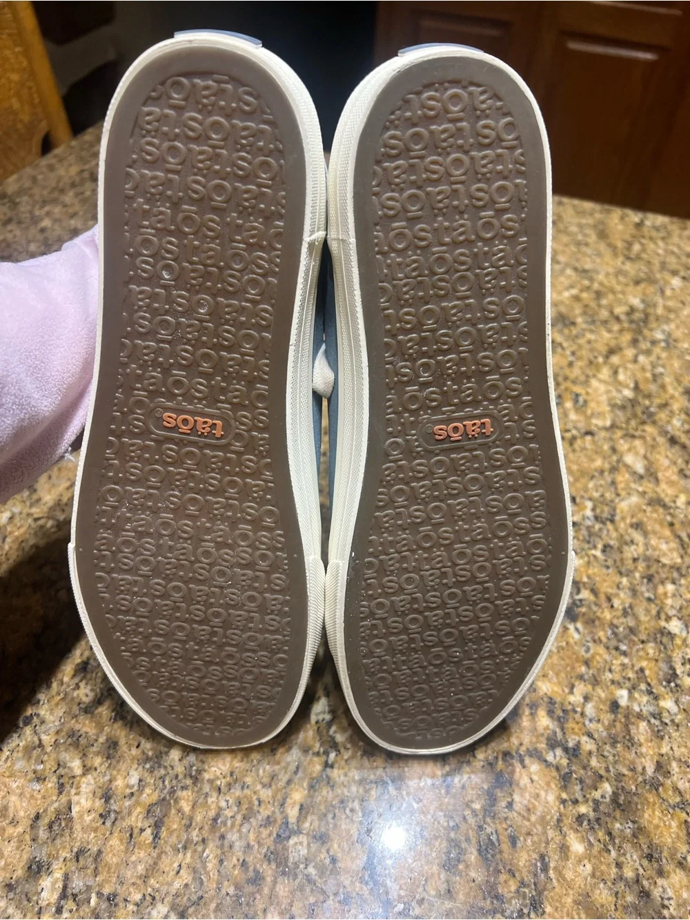 Taos Casual women's Low-Top Sneakers in Light Blue and Gray